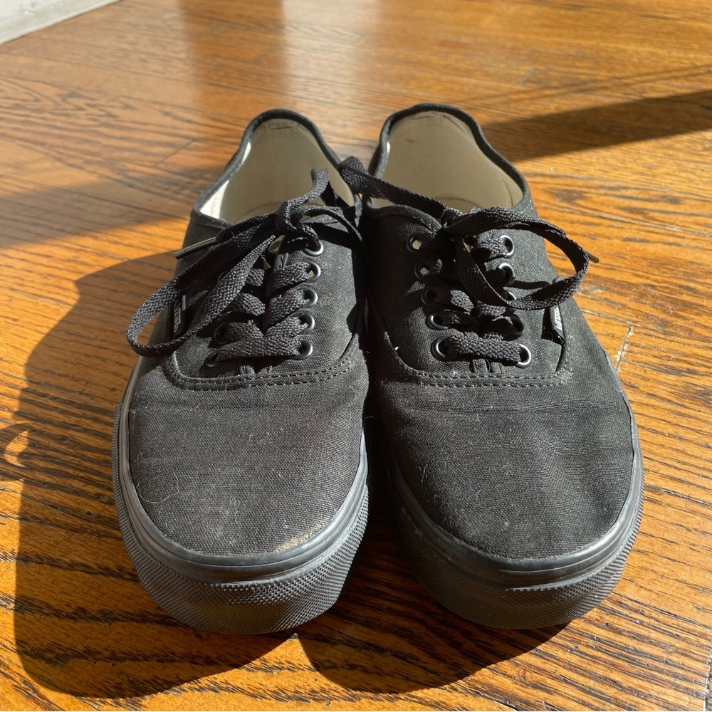 Black lace up classic vans unisex M7.5 / W9